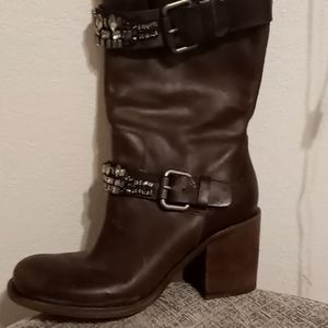 Vera Wang boots